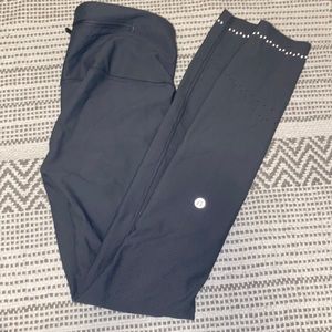 size four lululemon in focus run tight! worn once!
